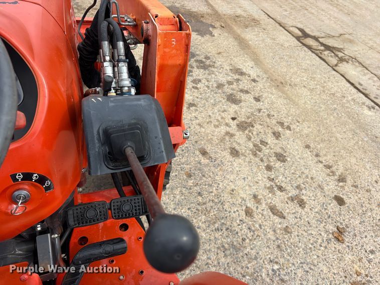 image for item ES8644 Kubota L3901D MFWD tractor