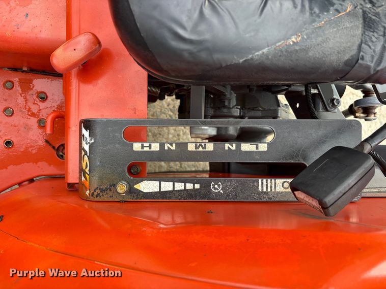 image for item ES8644 Kubota L3901D MFWD tractor