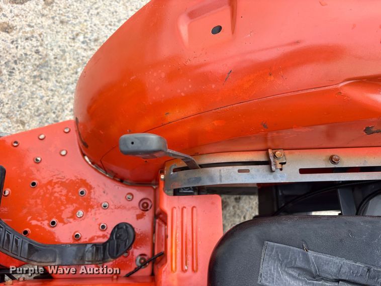 image for item ES8644 Kubota L3901D MFWD tractor