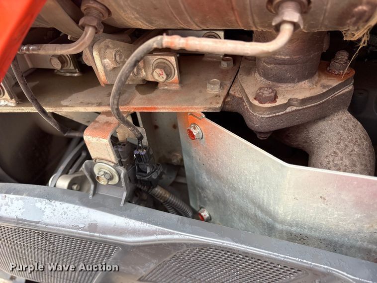 image for item ES8644 Kubota L3901D MFWD tractor