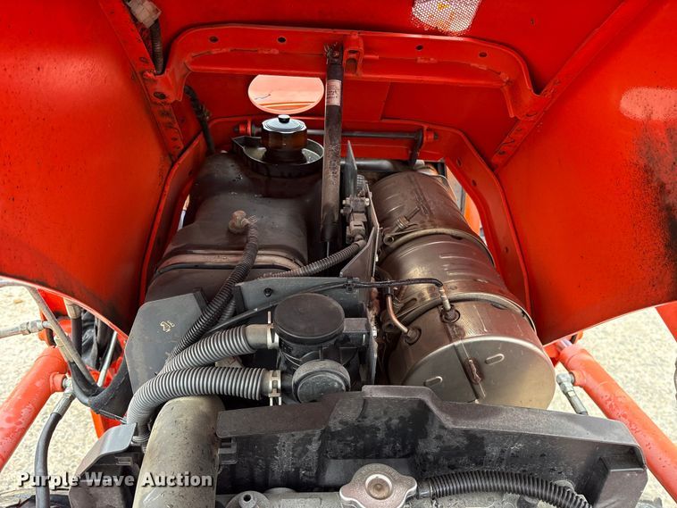 image for item ES8644 Kubota L3901D MFWD tractor