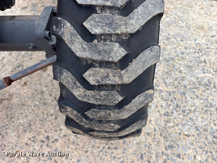 image for item ES8644 Kubota L3901D MFWD tractor