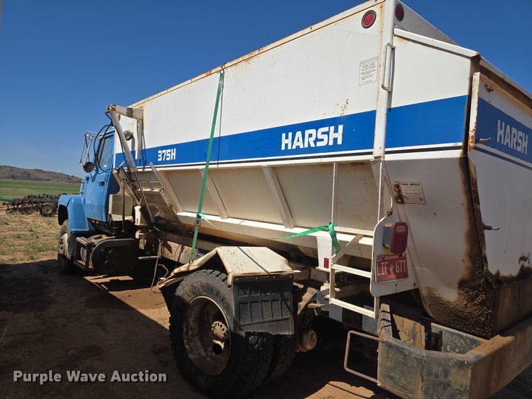 image for item ET1497 1987 Ford LN8000 feed mixer truck