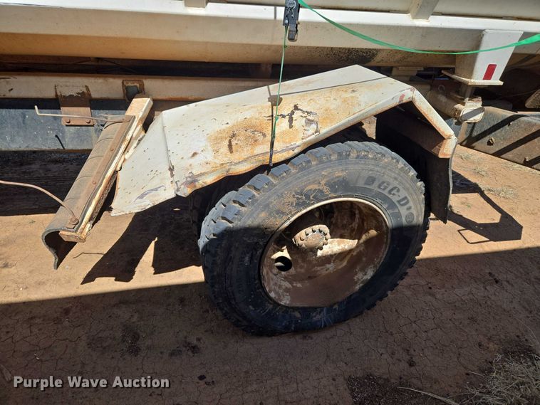 image for item ET1497 1987 Ford LN8000 feed mixer truck