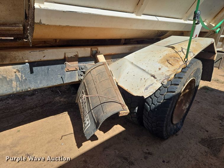 image for item ET1497 1987 Ford LN8000 feed mixer truck