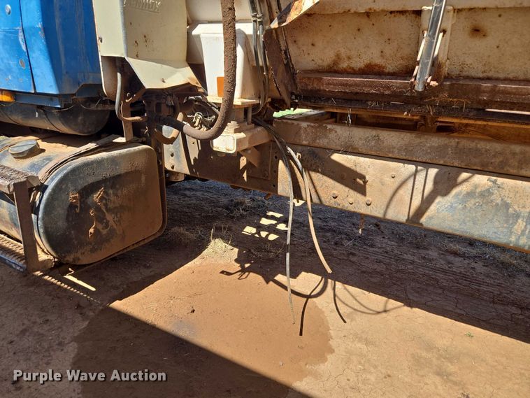 image for item ET1497 1987 Ford LN8000 feed mixer truck