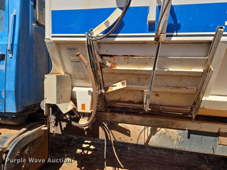 image for item ET1497 1987 Ford LN8000 feed mixer truck