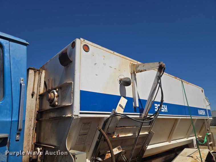 image for item ET1497 1987 Ford LN8000 feed mixer truck