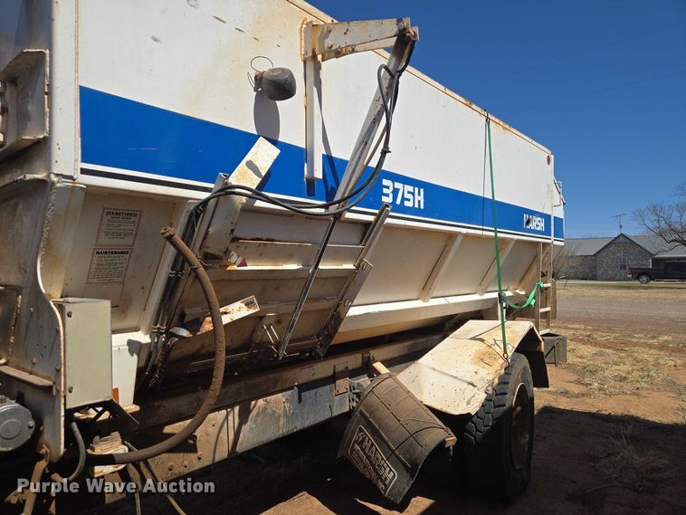 image for item ET1497 1987 Ford LN8000 feed mixer truck