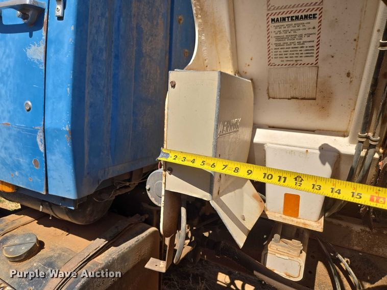 image for item ET1497 1987 Ford LN8000 feed mixer truck