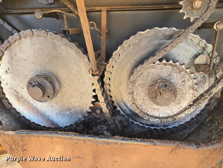 image for item ET1497 1987 Ford LN8000 feed mixer truck