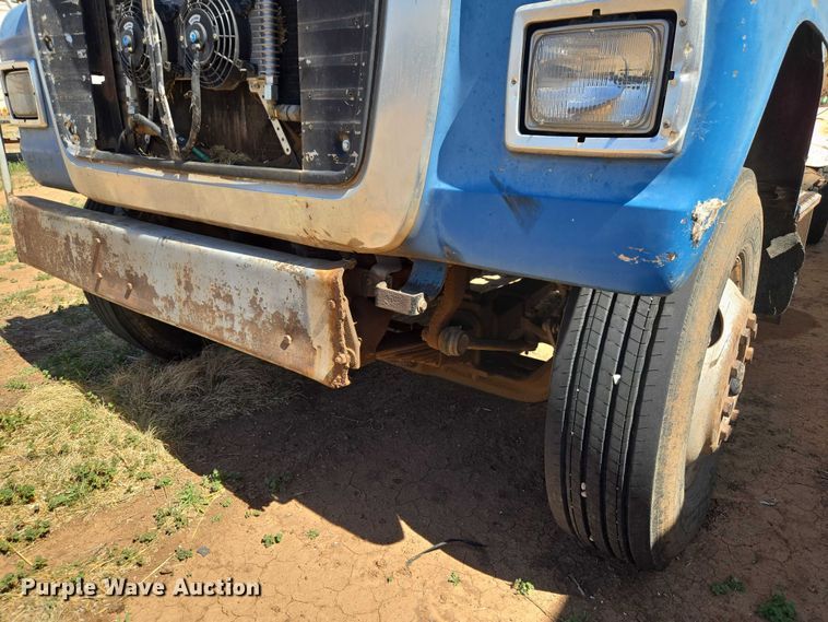 image for item ET1497 1987 Ford LN8000 feed mixer truck