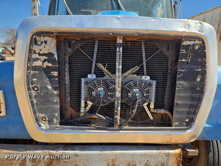 image for item ET1497 1987 Ford LN8000 feed mixer truck