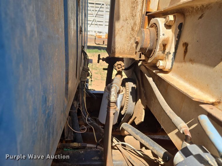 image for item ET1497 1987 Ford LN8000 feed mixer truck