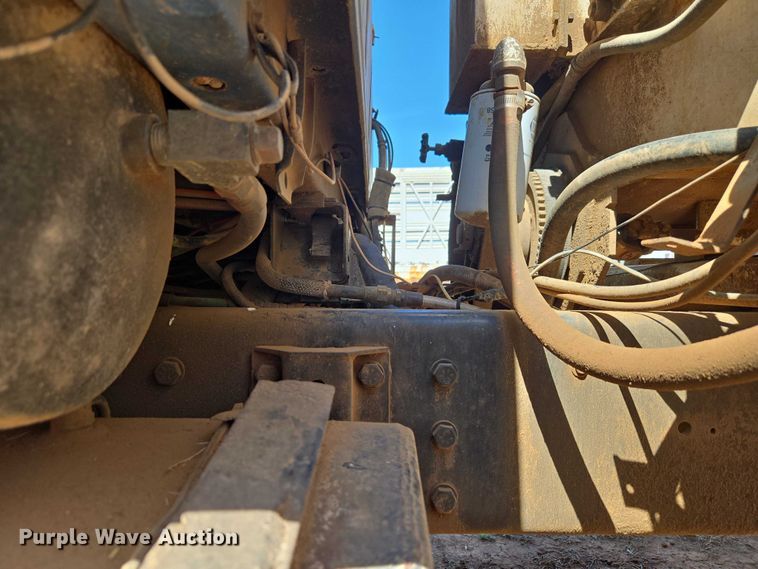 image for item ET1497 1987 Ford LN8000 feed mixer truck