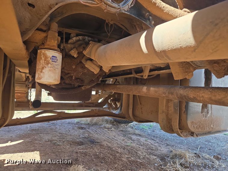 image for item ET1497 1987 Ford LN8000 feed mixer truck