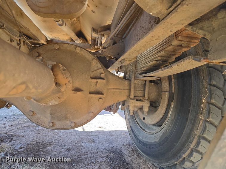 image for item ET1497 1987 Ford LN8000 feed mixer truck