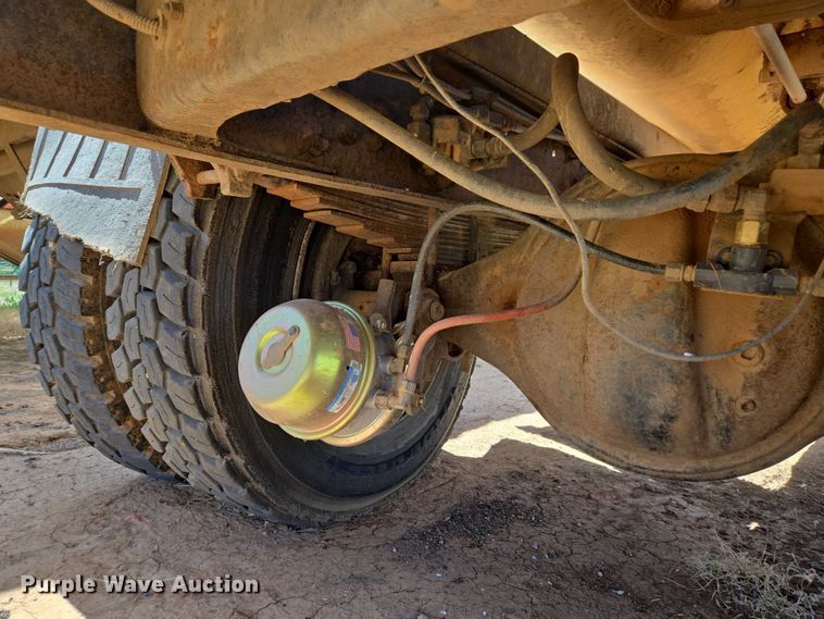 image for item ET1497 1987 Ford LN8000 feed mixer truck