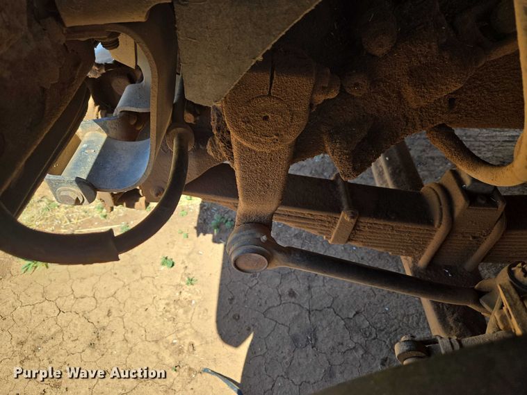 image for item ET1497 1987 Ford LN8000 feed mixer truck