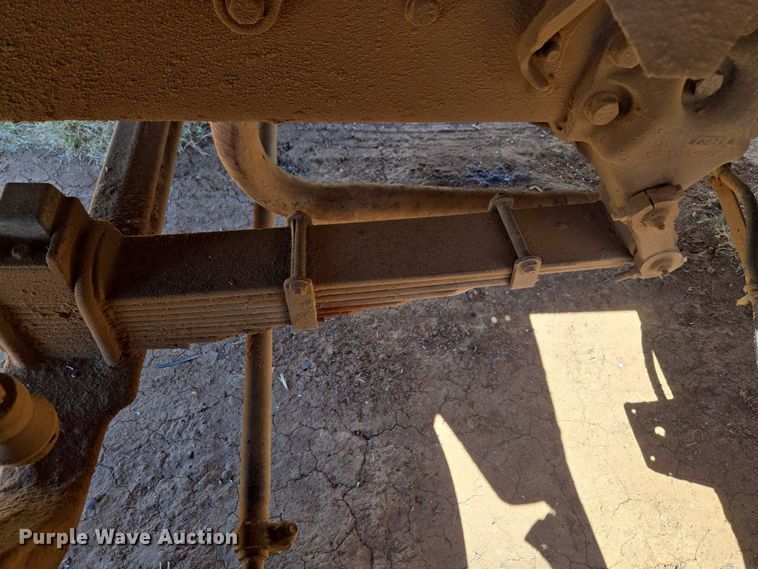 image for item ET1497 1987 Ford LN8000 feed mixer truck