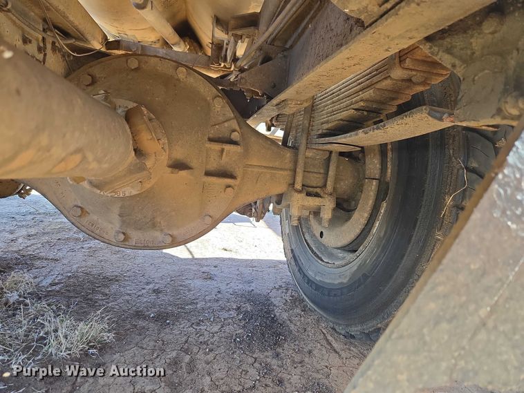 image for item ET1497 1987 Ford LN8000 feed mixer truck