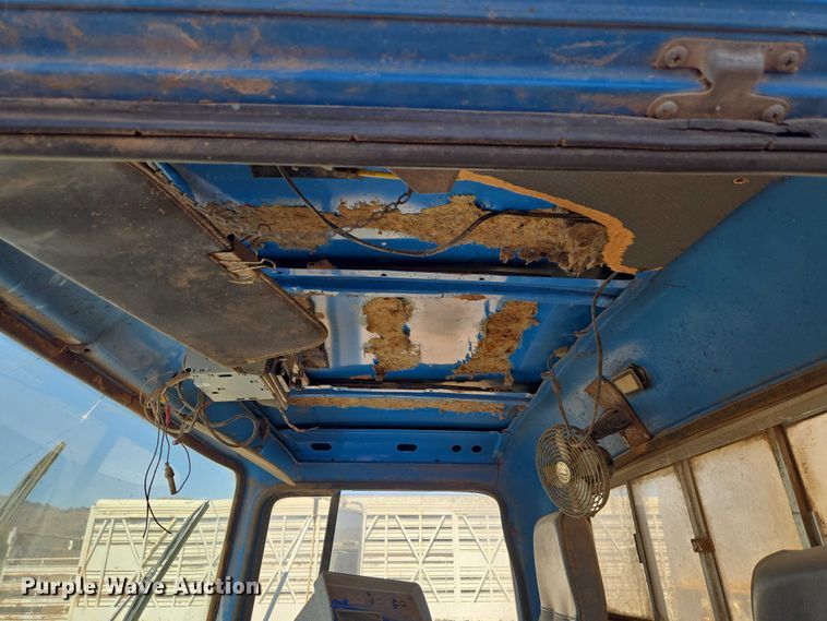 image for item ET1497 1987 Ford LN8000 feed mixer truck