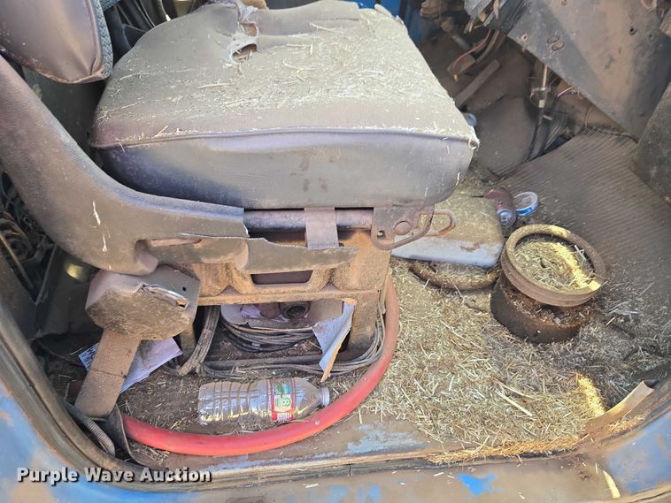 image for item ET1497 1987 Ford LN8000 feed mixer truck