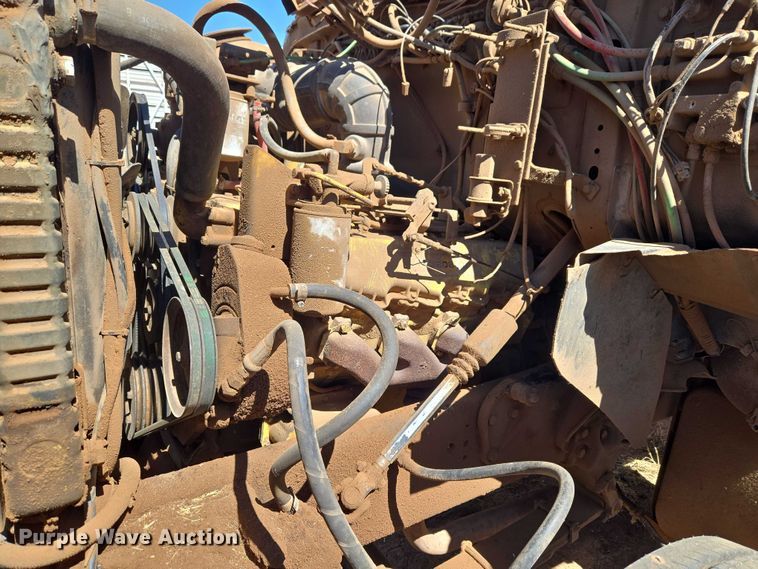 image for item ET1497 1987 Ford LN8000 feed mixer truck