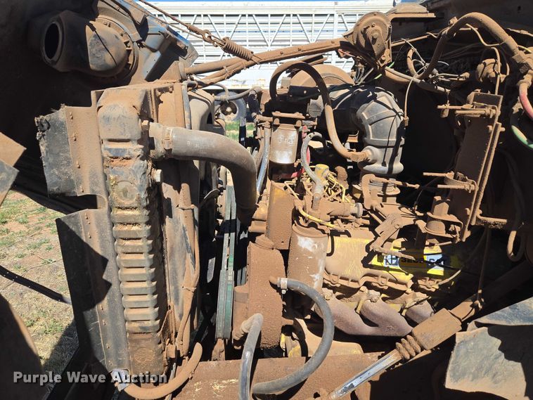 image for item ET1497 1987 Ford LN8000 feed mixer truck