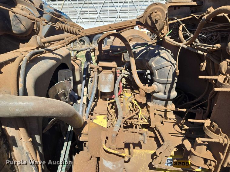 image for item ET1497 1987 Ford LN8000 feed mixer truck