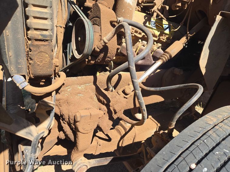 image for item ET1497 1987 Ford LN8000 feed mixer truck