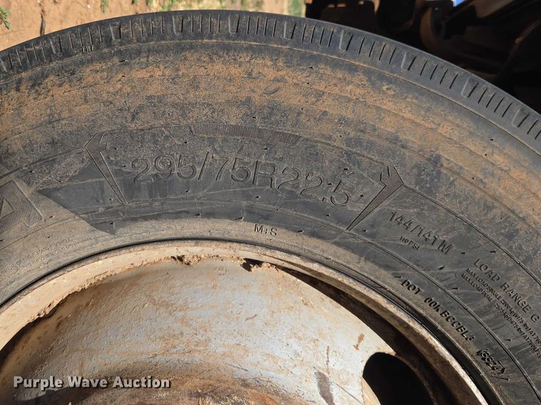 image for item ET1497 1987 Ford LN8000 feed mixer truck