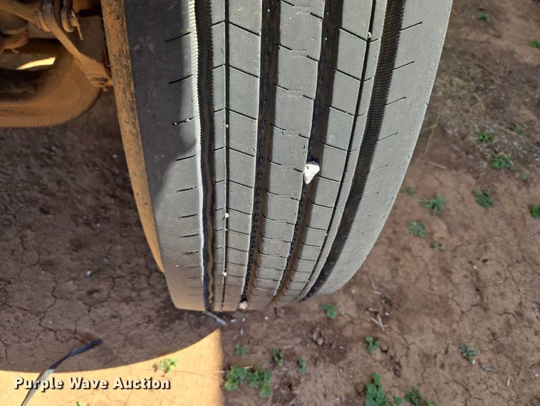 image for item ET1497 1987 Ford LN8000 feed mixer truck