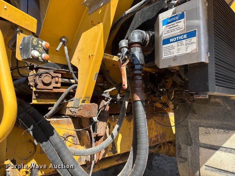 image for item ET1667 1992 TerraGator 8203 spreader