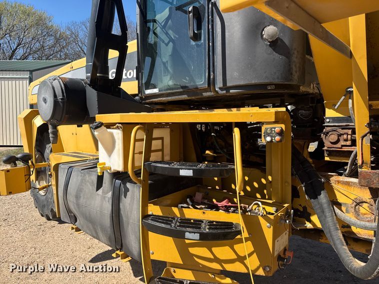 image for item ET1667 1992 TerraGator 8203 spreader