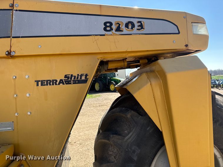 image for item ET1667 1992 TerraGator 8203 spreader