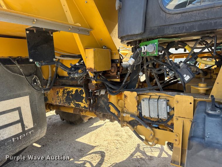 image for item ET1667 1992 TerraGator 8203 spreader