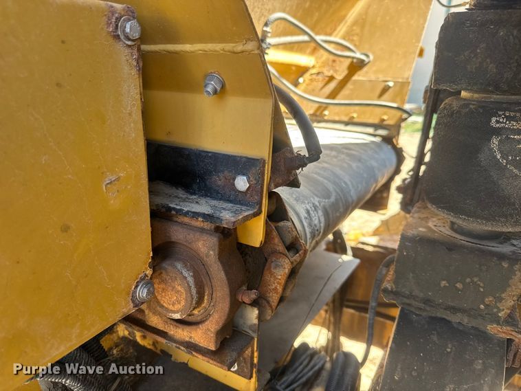 image for item ET1667 1992 TerraGator 8203 spreader