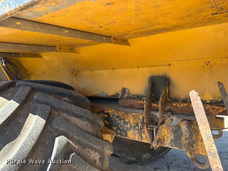 image for item ET1667 1992 TerraGator 8203 spreader