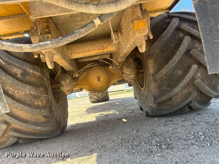 image for item ET1667 1992 TerraGator 8203 spreader