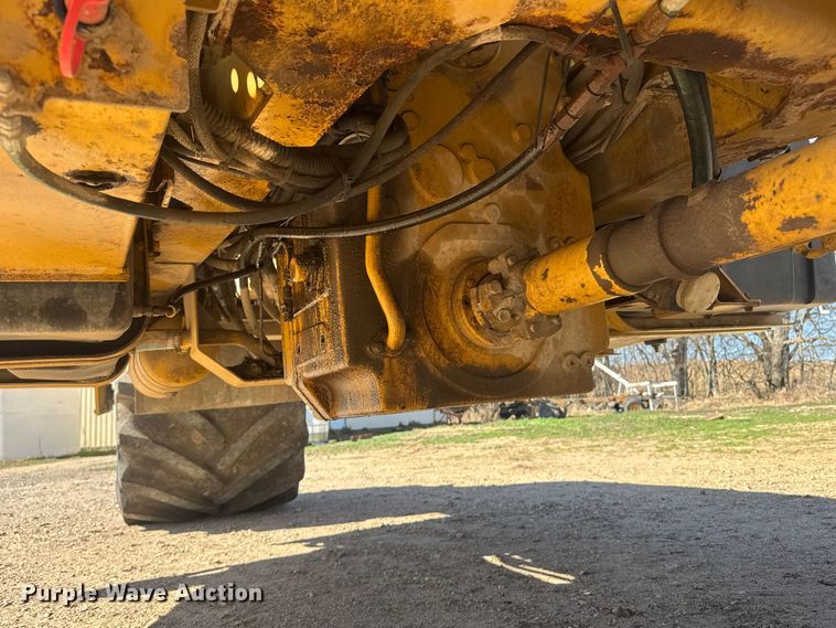 image for item ET1667 1992 TerraGator 8203 spreader