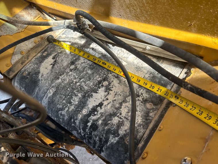 image for item ET1667 1992 TerraGator 8203 spreader