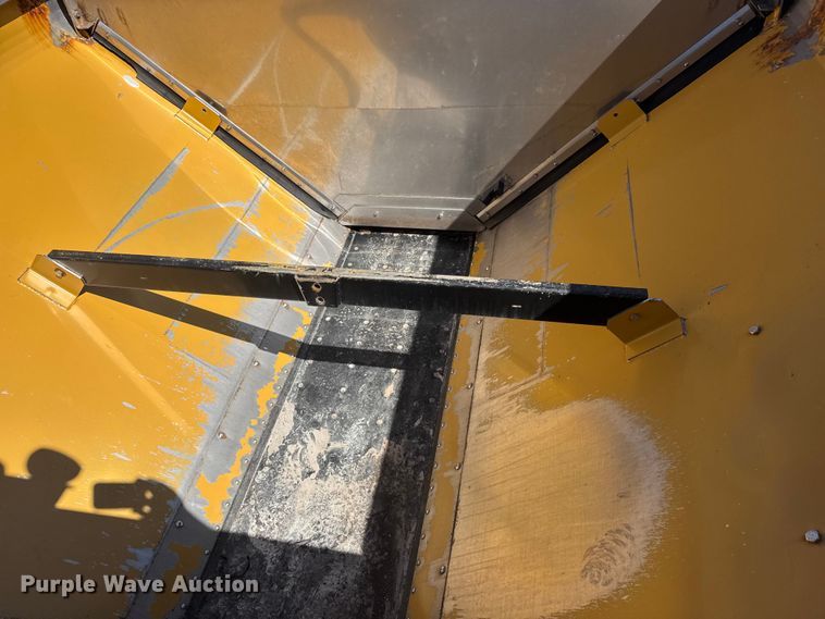 image for item ET1667 1992 TerraGator 8203 spreader