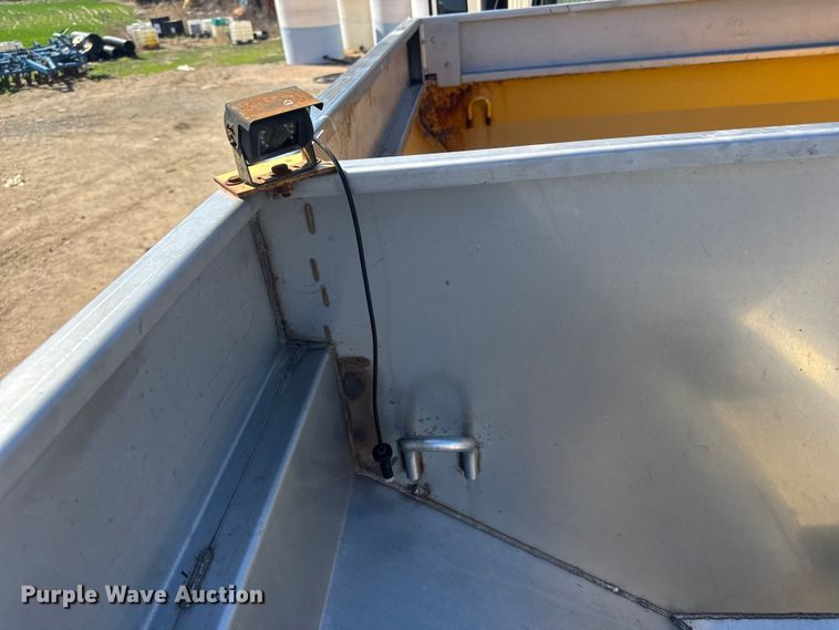 image for item ET1667 1992 TerraGator 8203 spreader