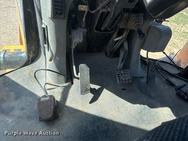 image for item ET1667 1992 TerraGator 8203 spreader