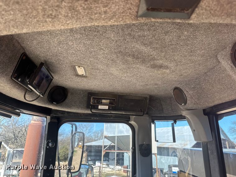 image for item ET1667 1992 TerraGator 8203 spreader