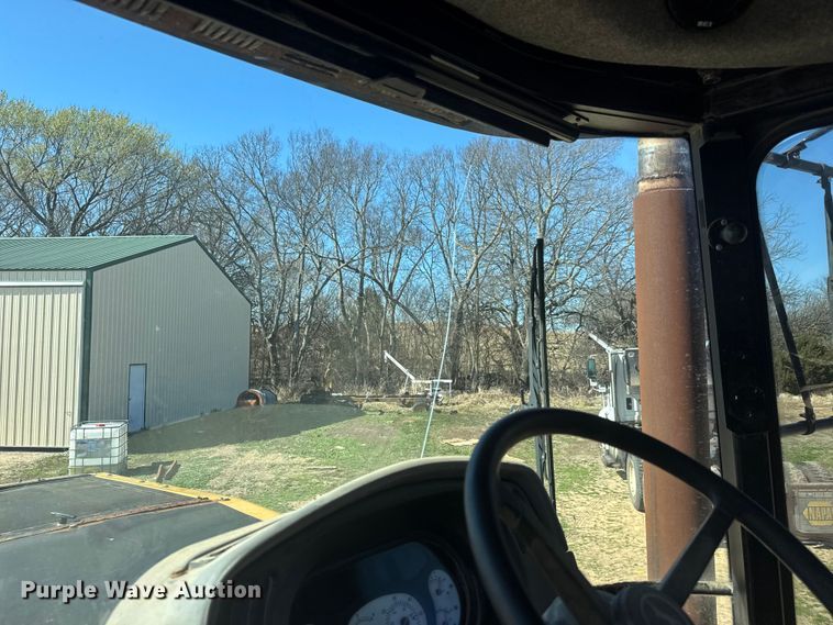 image for item ET1667 1992 TerraGator 8203 spreader