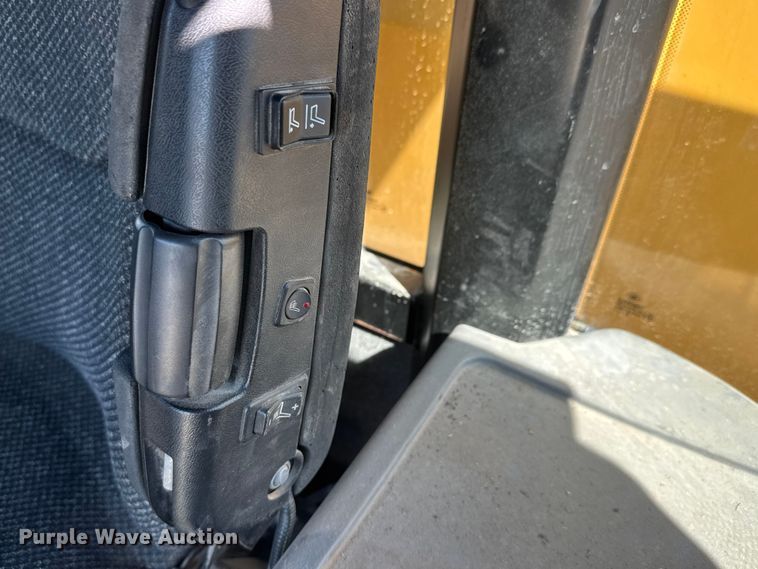 image for item ET1667 1992 TerraGator 8203 spreader