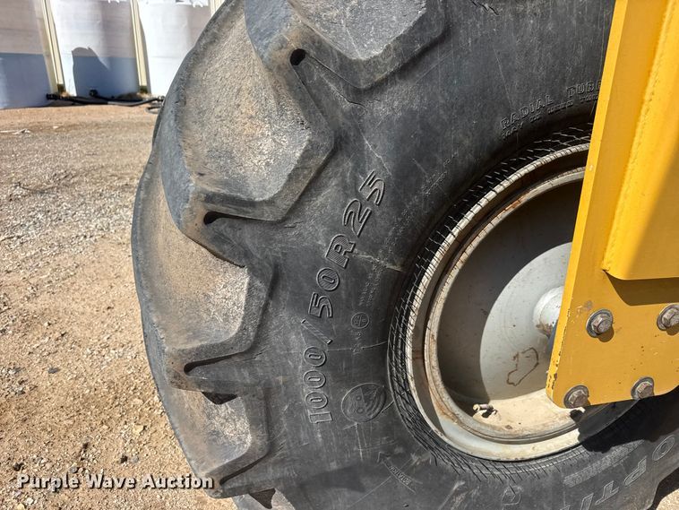 image for item ET1667 1992 TerraGator 8203 spreader