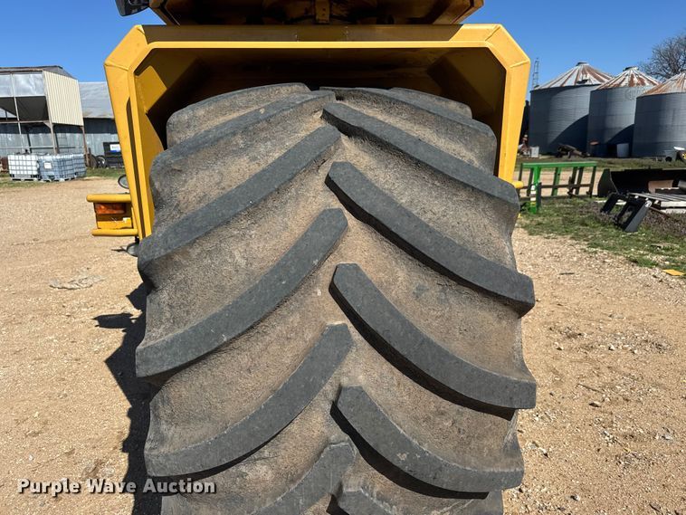 image for item ET1667 1992 TerraGator 8203 spreader